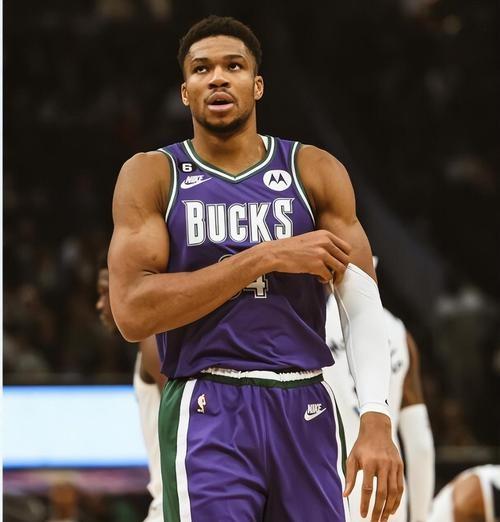 爱游戏电竞-字母哥新星最后时刻胜出表现突出，尤文图斯前途光明！引发球迷热议(尤文图斯球迷头像)