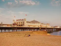 爱游戏体育平台-布莱顿内部会议纪要流出——今夜遗憾出局；社区盾使命明确；年轻球员得到机会的简单介绍