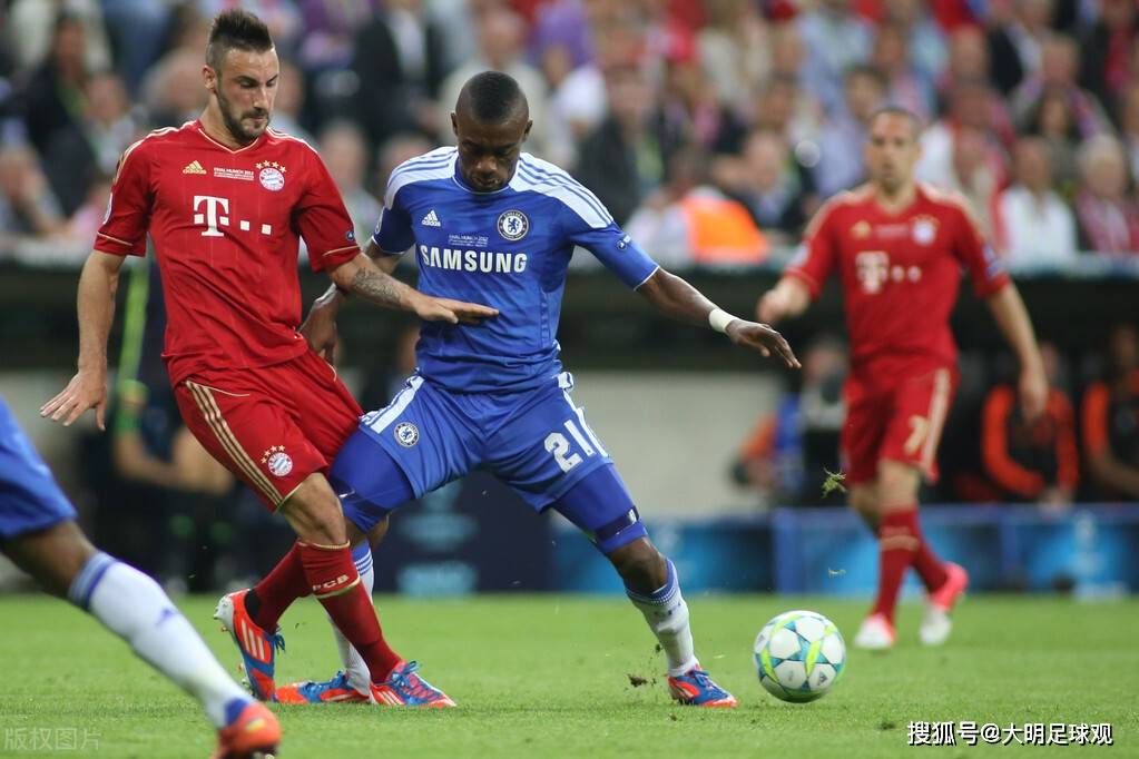 爱游戏电竞-关键时刻欧冠焦点战，法兰克福迎来里程碑，球迷炸锅，医务组通报恢复(法兰克福主场叫什么)