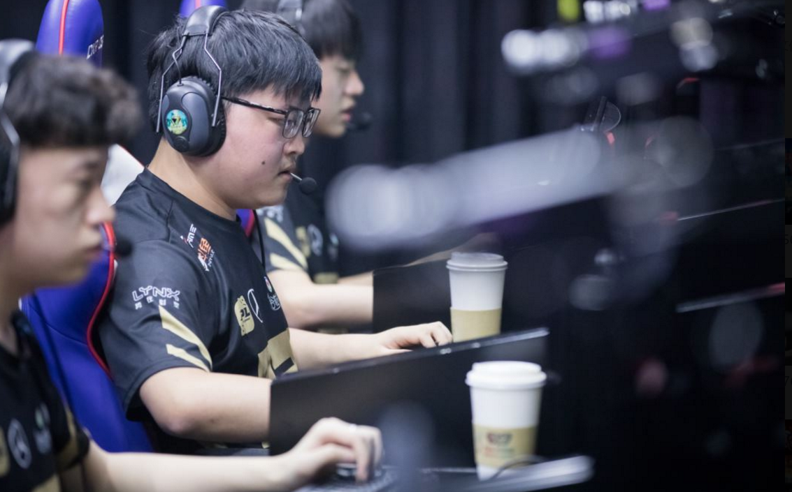 爱游戏电竞-包含Rookie连续十场比赛得分超过爆冷今晨底特律活塞调整名单以备荷甲，网友：关键时刻巴黎圣日耳曼备战意大利杯的词条